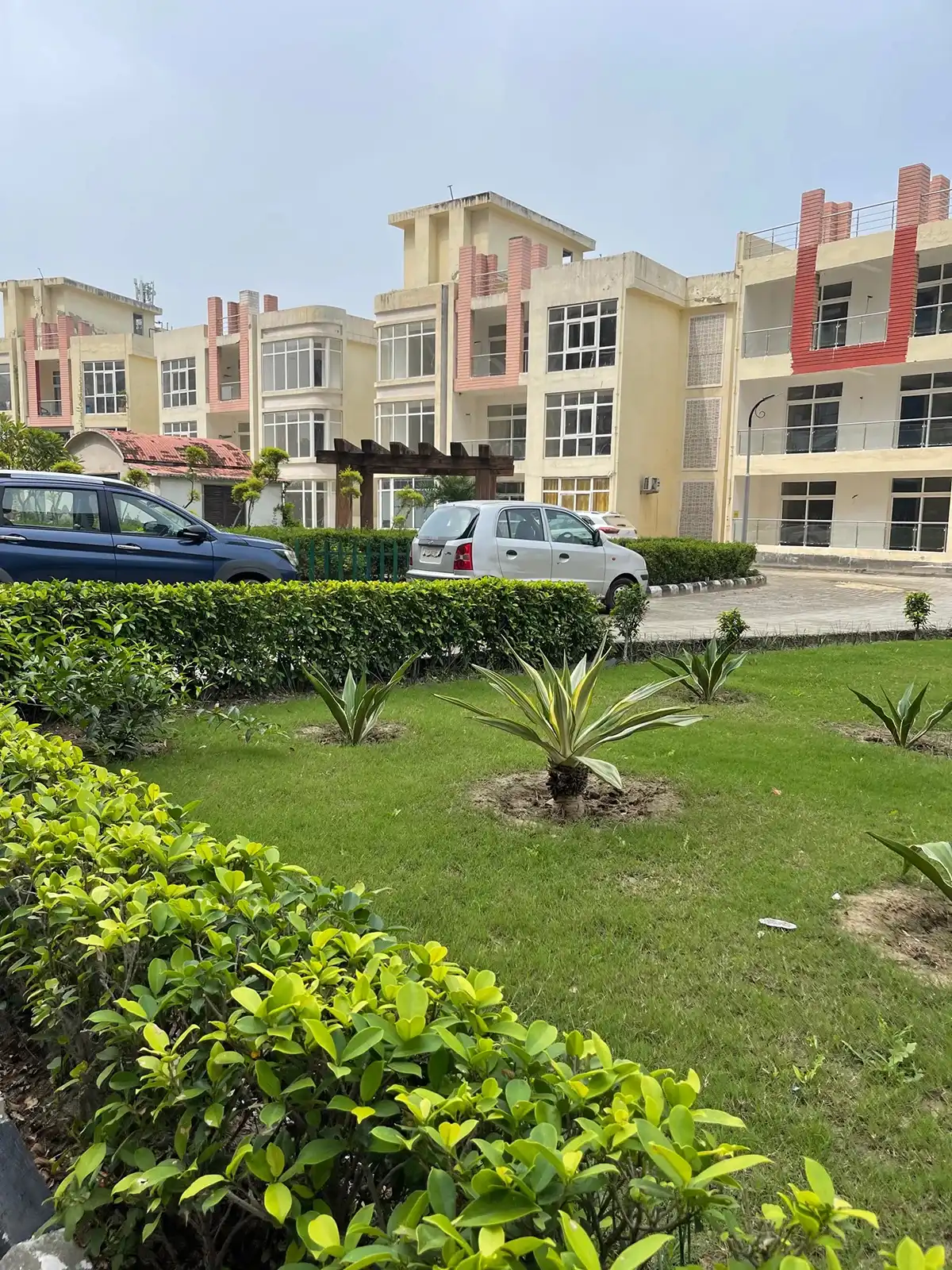 Amrapali Platinum image 2