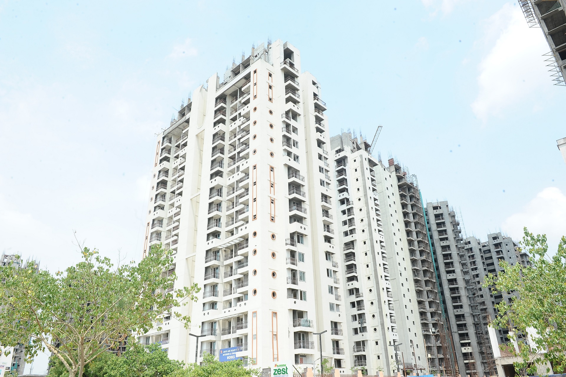 Sikka Kaamna Greens image 2