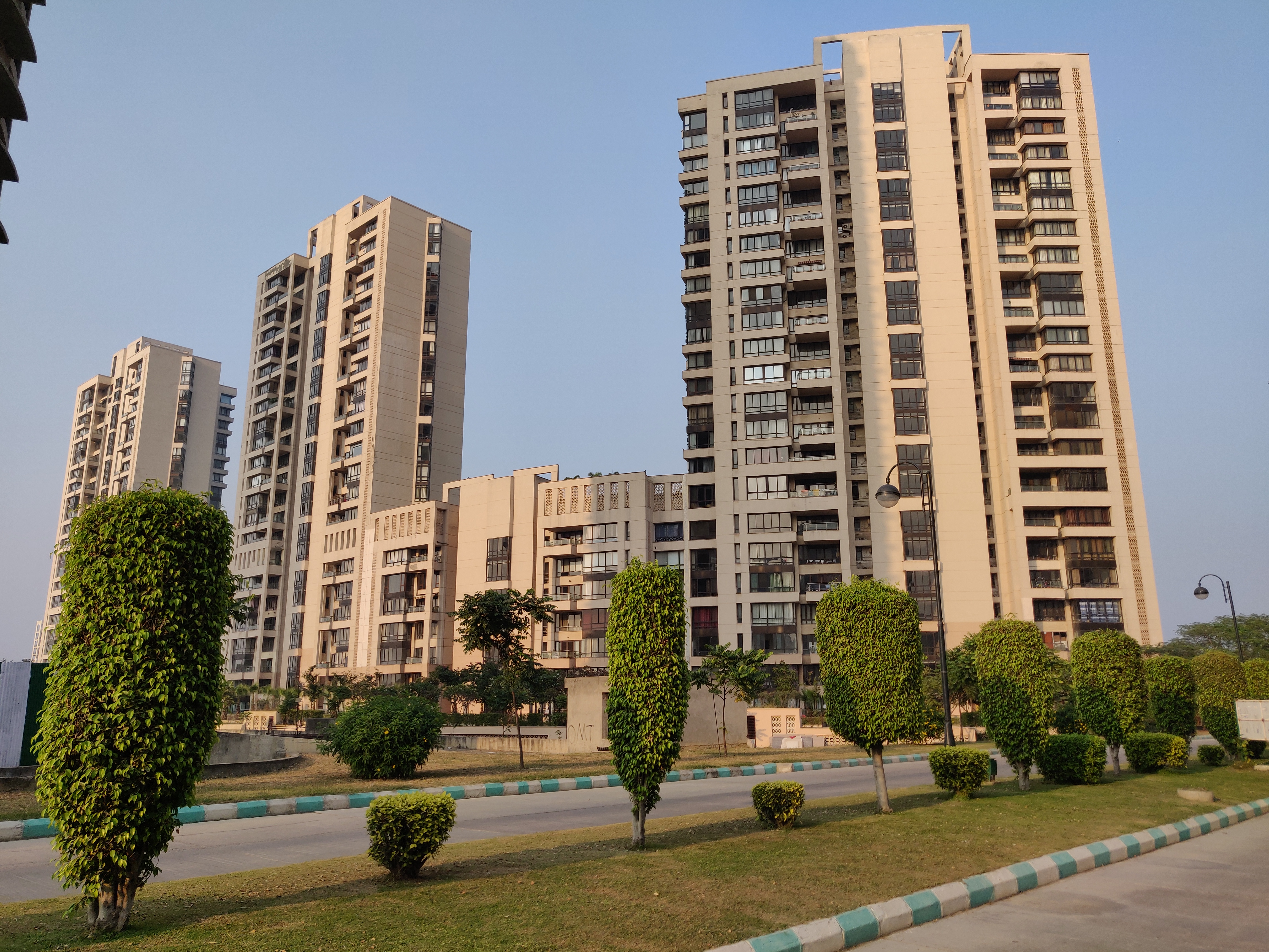 Jaypee Greens Crescent Court image 1