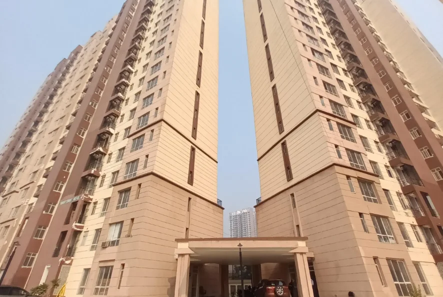 3 BHK Flat / Apartment for sale in Knights Court, Sector 128, Jaypee Wishtown, Noida