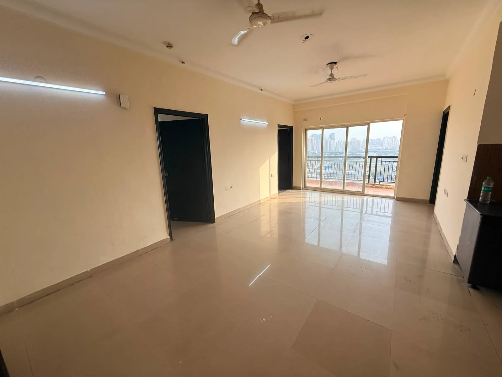 4 BHK Flat / Apartment for sale in Antriksh Golf View, Sector 78, Noida