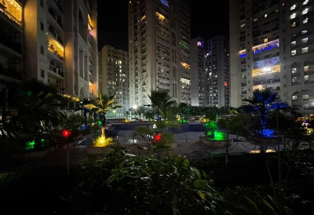 Sunshine Helios, Sector-78 Noida 3Bhk with 4 Toilet available for Sale.