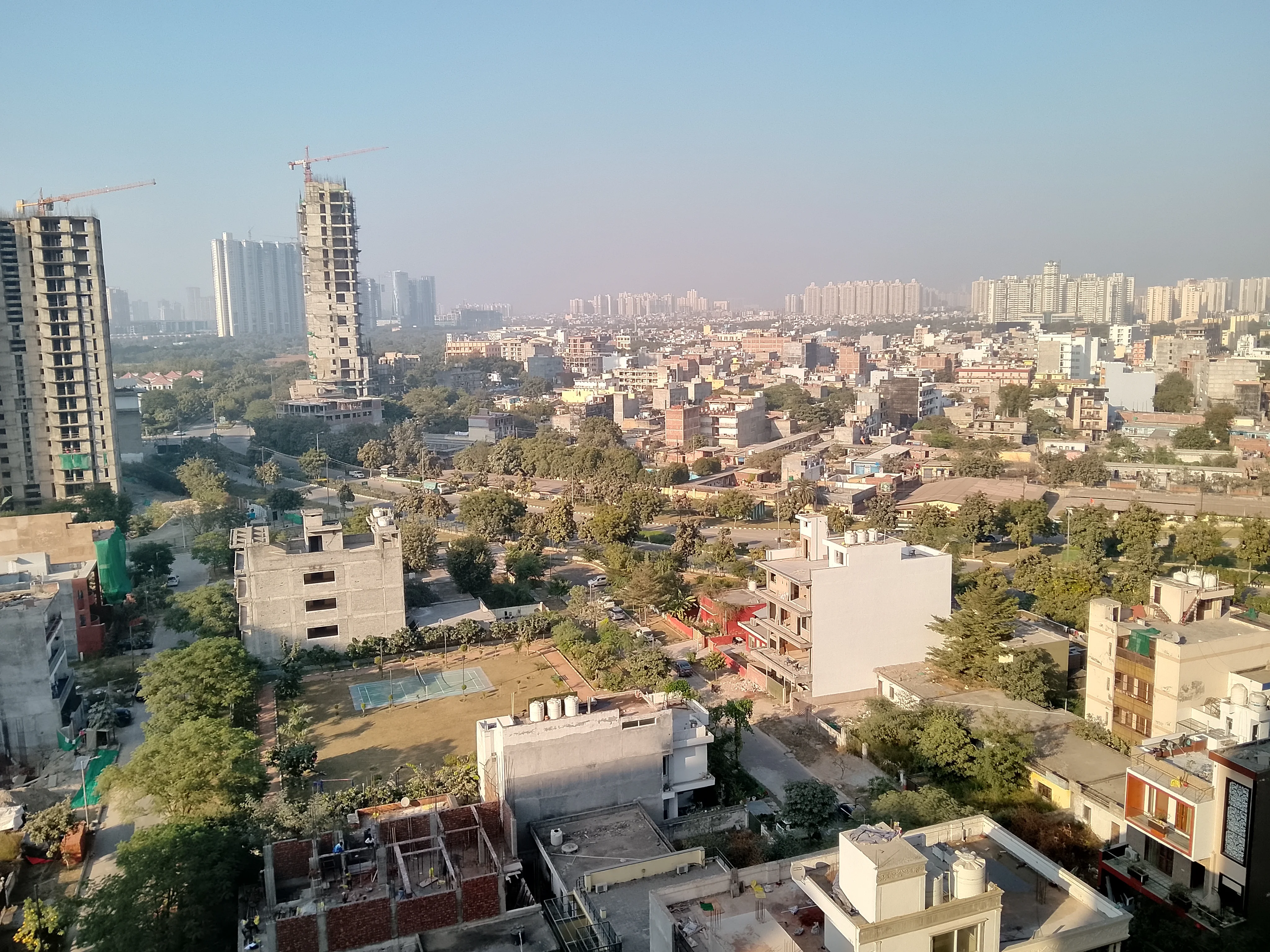 Jaypee Kensington Boulevard, 1Bhk Flat Available.