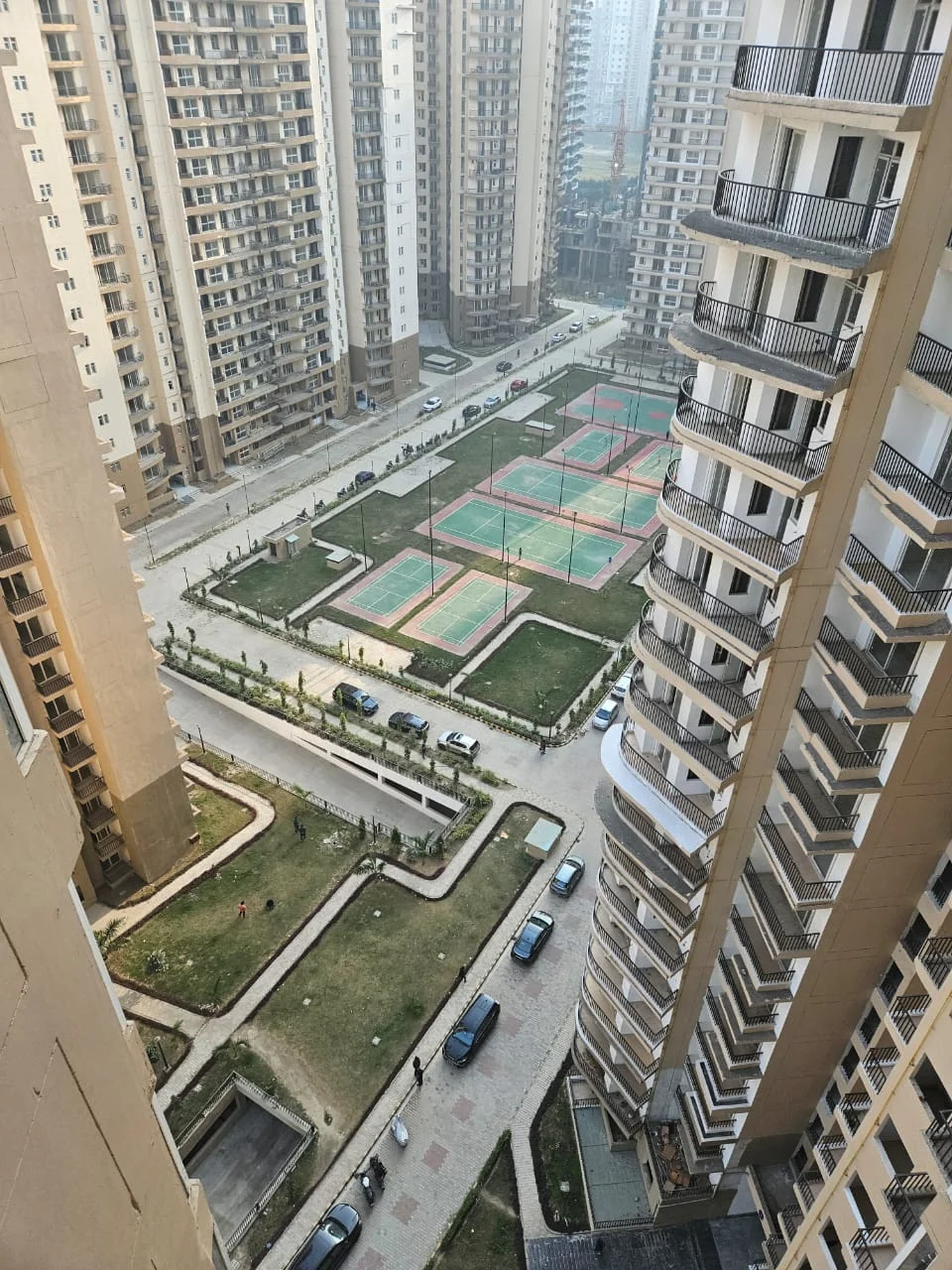 4 BHK Flat / Apartment for sale in Amrapali Heartbeat City, Sector 107, Noida